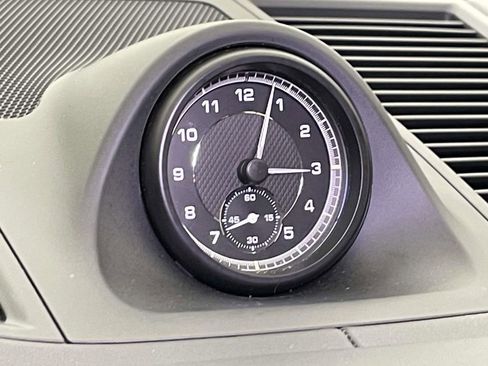 Used 2023 Porsche Macan image 28