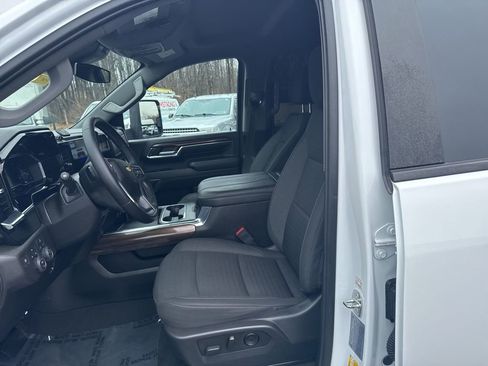 Used 2024 Chevrolet Silverado 3500 LT w/ Convenience Package image 14