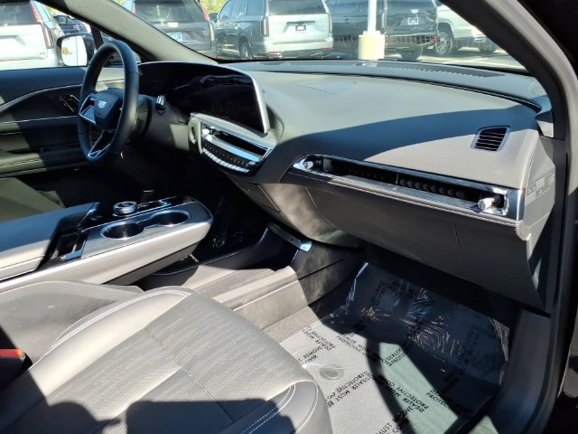 Used 2025 Cadillac Lyriq Sport AWD/4WD image 23
