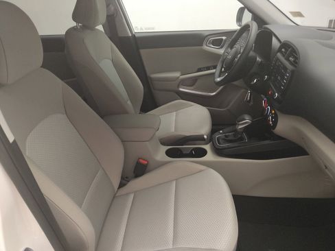 Used 2025 Kia Soul LX w/ LX Technology Package image 21