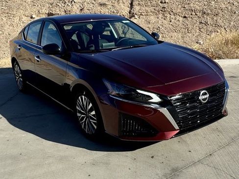 New 2025 Nissan Altima 2.5 SV image 3