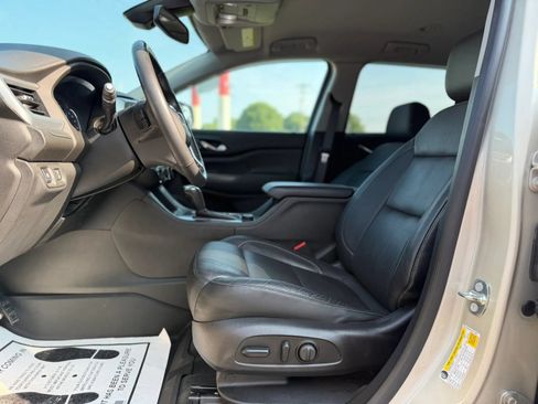 Used 2017 GMC Acadia SLT FWD image 5