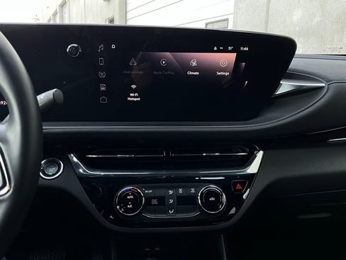 Used 2025 Buick Envista Sport Touring image 24