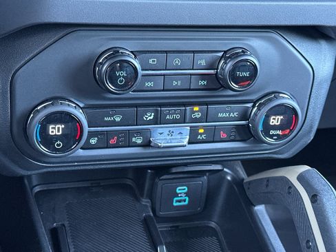 Used 2025 Ford Bronco Badlands AWD/4WD image 19