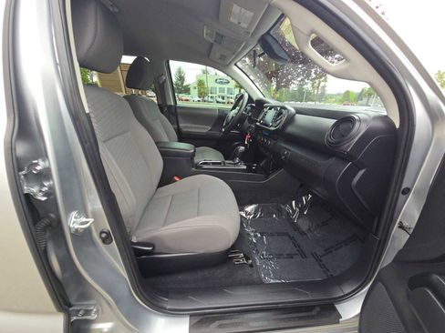 Certified 2023 Toyota Tacoma SR AWD/4WD image 9