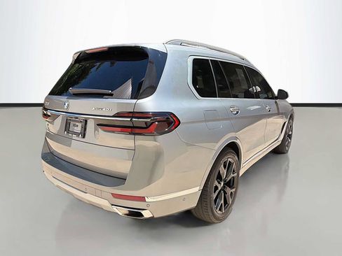 Used 2024 BMW X7 xDrive40i w/ Premium Package AWD/4WD image 3