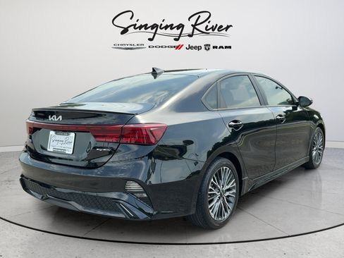 Used 2024 Kia Forte GT-Line w/ GT-Line Premium Package FWD image 7