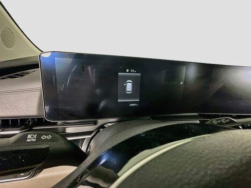 Used 2026 Kia Carnival FWD image 19