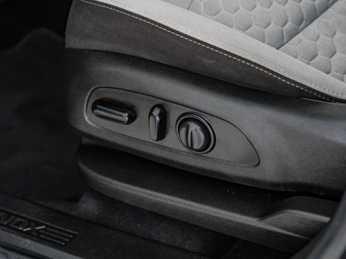 Used 2021 Chevrolet Equinox LS w/ LS Convenience Package FWD image 28