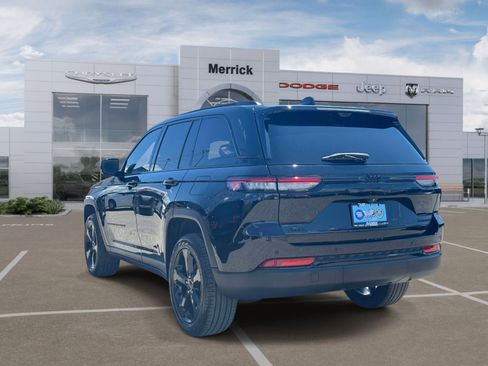 Used 2023 Jeep Grand Cherokee Limited w/ Luxury Tech Group II AWD/4WD image 8