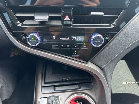 Used 2021 Toyota Camry XLE FWD image 17