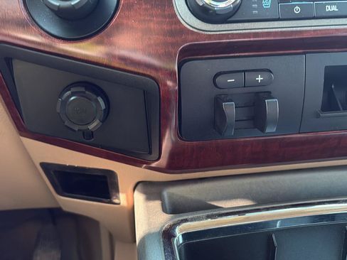 Used 2012 Ford F250 King Ranch w/ King Ranch w/Chrome Pkg AWD/4WD image 13