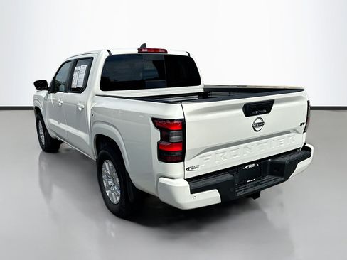 Used 2024 Nissan Frontier SV w/ SV Convenience Package RWD image 5