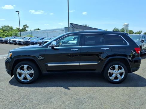 Used 2013 Jeep Grand Cherokee Overland w/ Advance Technology Group AWD/4WD image 7