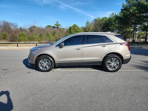 Used 2023 Cadillac XT5 Premium Luxury w/ Technology Package image 2