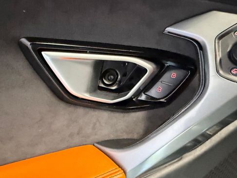 Used 2017 Lamborghini Huracan LP 580-2 RWD image 13