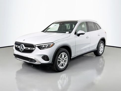 Used 2026 Mercedes-Benz GLC 300 4MATIC image 3