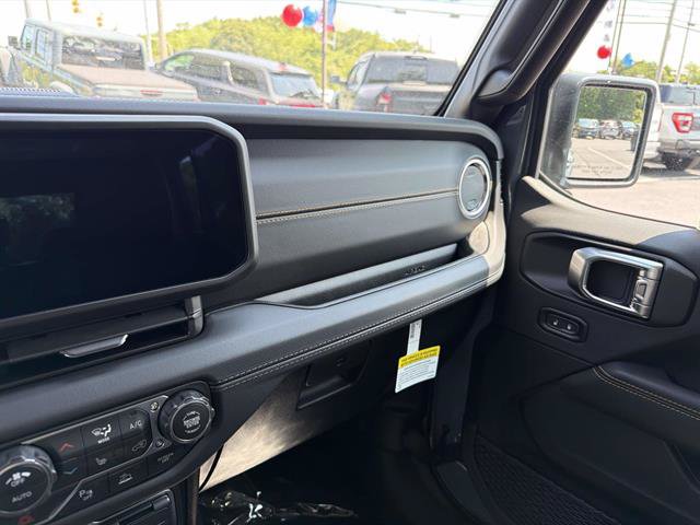 New 2026 Jeep Gladiator Sport AWD/4WD image 11