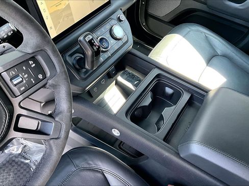 Used 2024 Land Rover Defender 110 Carpathian Edition image 17