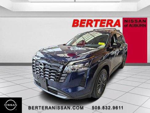 New 2026 Nissan Pathfinder SL w/ SL Premium Package AWD/4WD image 5