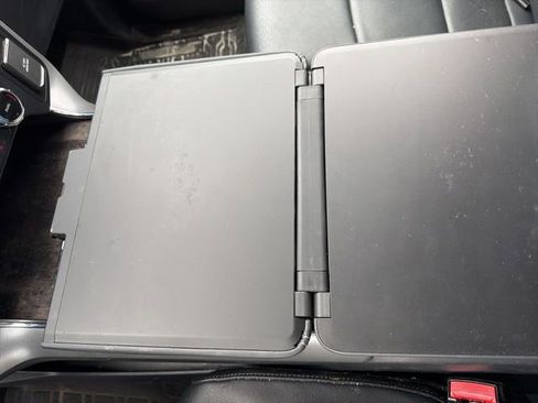 Used 2022 Ford F150 Lariat image 47