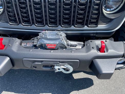 New 2026 Jeep Gladiator Sport AWD/4WD image 4