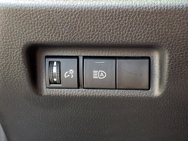 Certified 2022 Toyota RAV4 LE AWD/4WD image 16