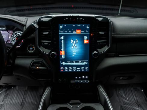 Used 2021 RAM 3500 Laramie w/ Night Edition image 40