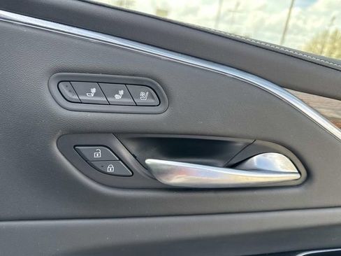 Used 2023 Cadillac Escalade Premium Luxury image 10