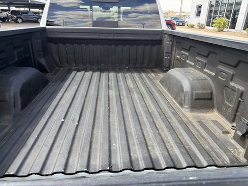 Used 2023 Chevrolet Silverado 1500 LT w/ Leather Package AWD/4WD image 9