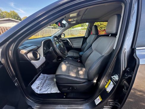 Used 2015 Toyota RAV4 Limited image 22