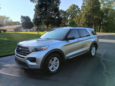 Used 2020 Ford Explorer XLT RWD image 11