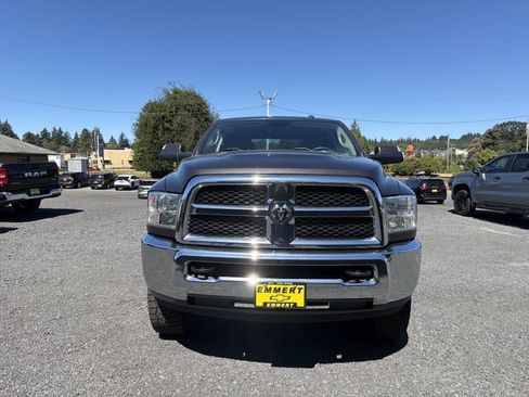 Used 2018 RAM 2500 Tradesman w/ Chrome Appearance Group AWD/4WD image 8