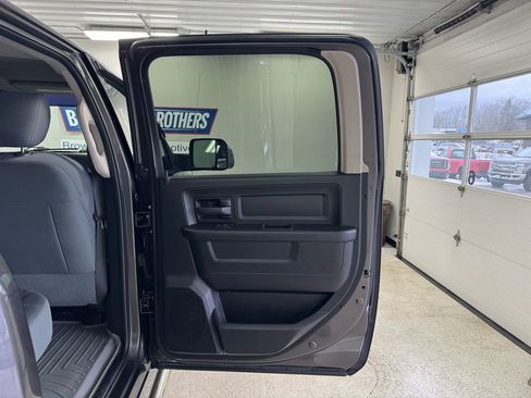 Used 2016 RAM 2500 Tradesman w/ Chrome Appearance Group image 21