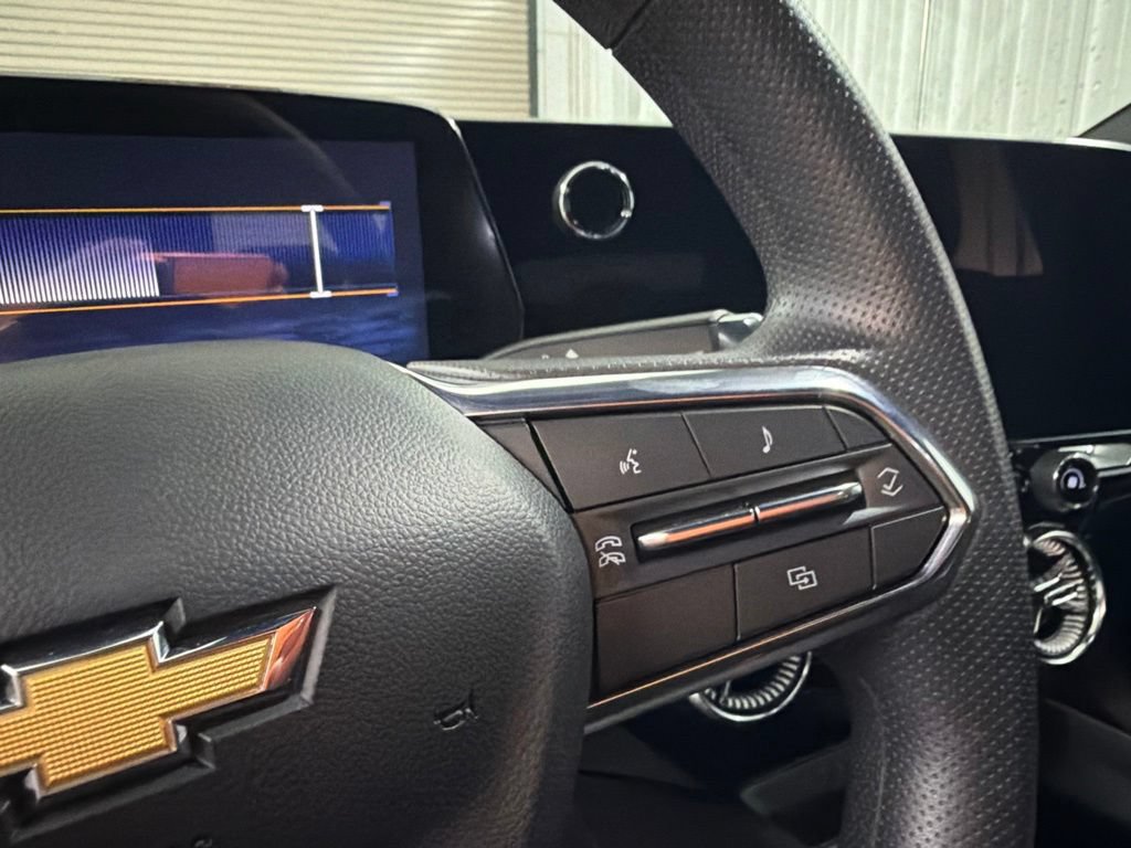 Used 2025 Chevrolet Blazer EV LT FWD image 15