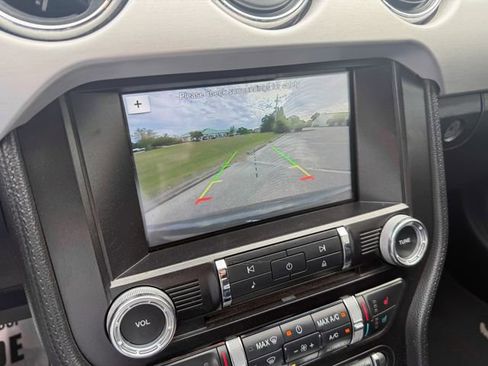 Used 2016 Ford Mustang Premium image 16