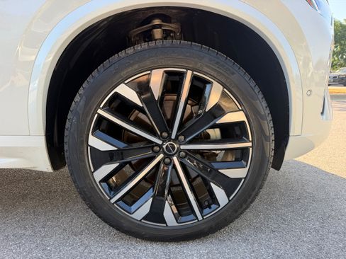 Certified 2026 Volvo XC90 B6 Plus AWD/4WD image 9