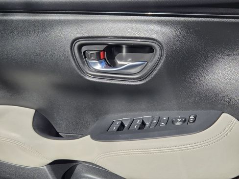 Used 2023 Honda HR-V LX image 28