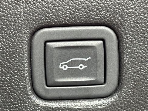 Used 2023 Chevrolet Blazer RS w/ Driver Confidence II Package FWD image 19