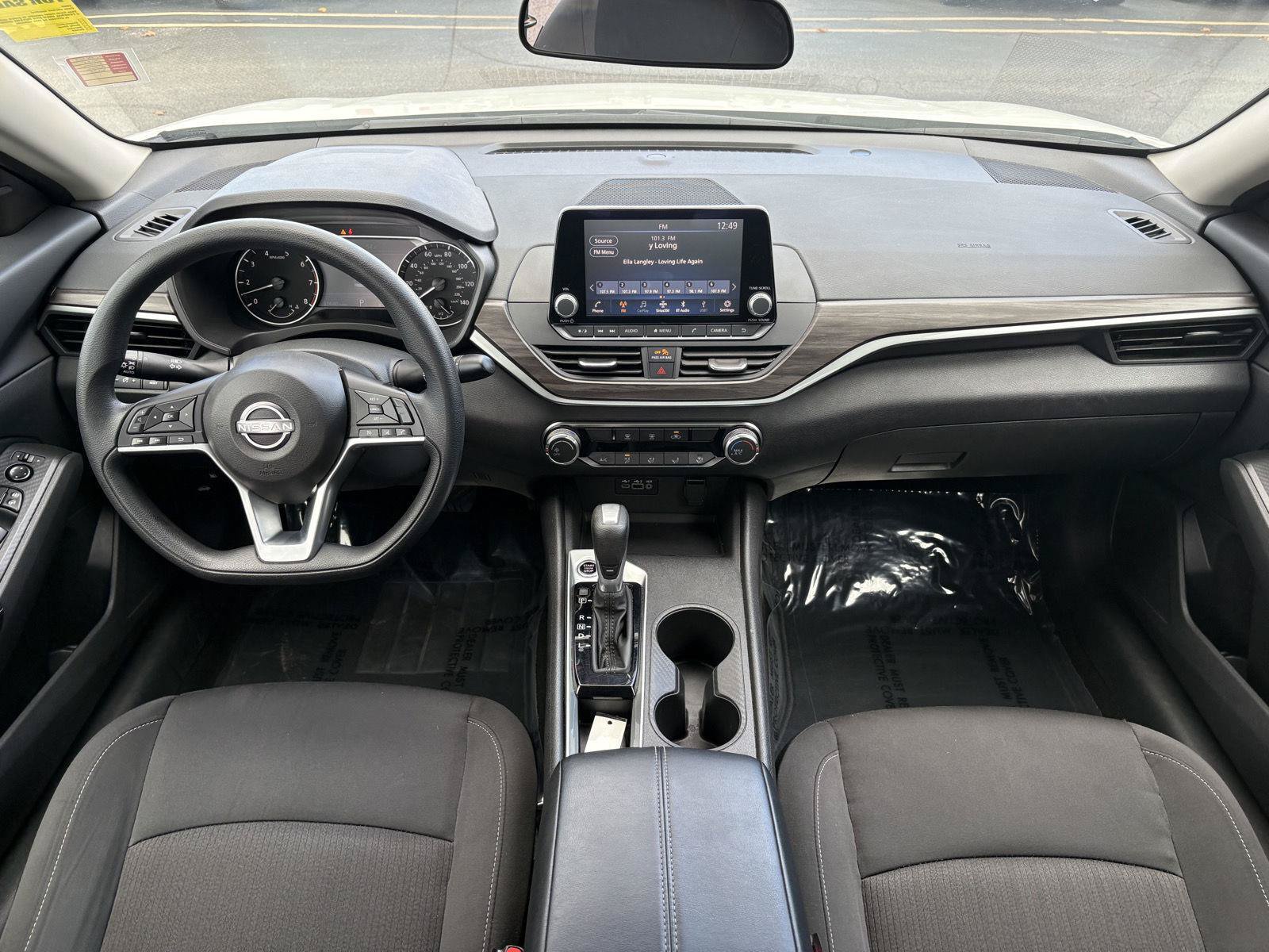 Used 2025 Nissan Altima 2.5 SV FWD image 15