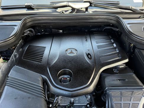 Used 2023 Mercedes-Benz GLS 450 4MATIC image 44