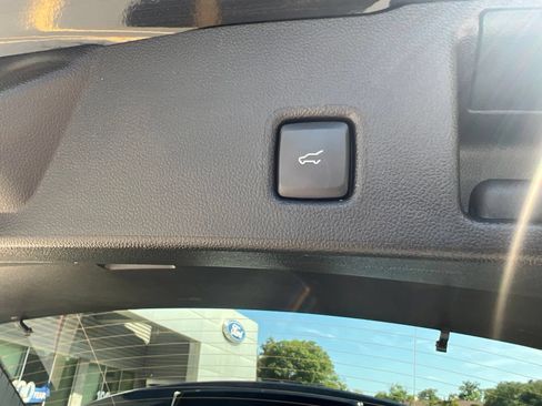 Used 2025 Ford Escape Platinum AWD/4WD image 12