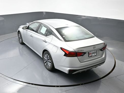 Used 2024 Nissan Altima 2.5 SV image 46