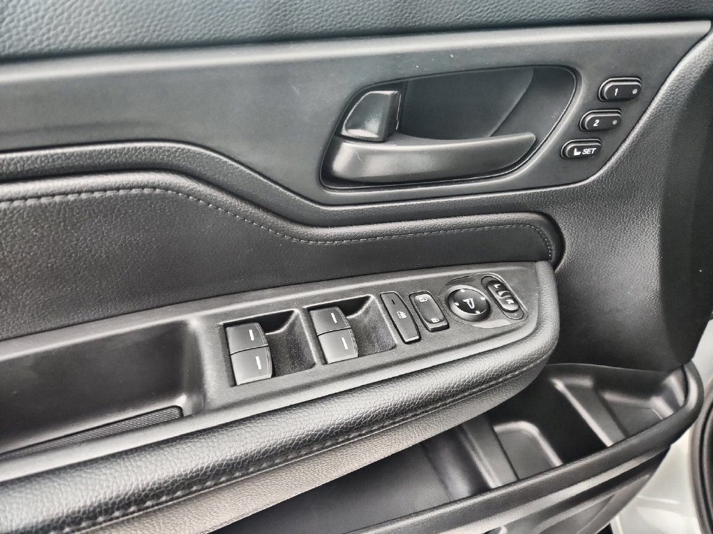 Used 2025 Honda Odyssey EX-L image 23