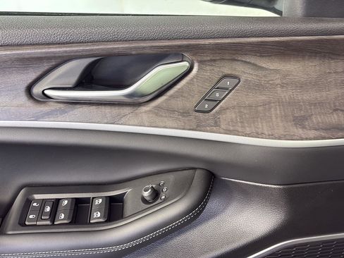 New 2026 Jeep Grand Cherokee Limited AWD/4WD image 11