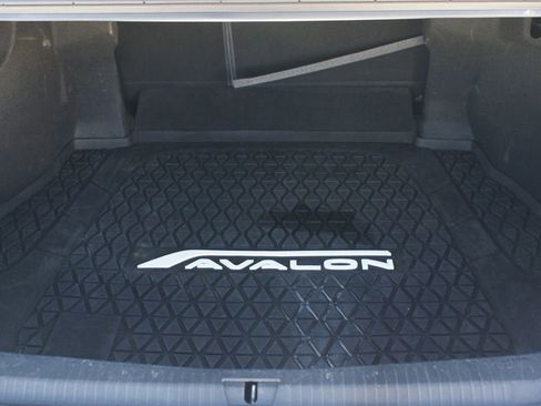 Used 2019 Toyota Avalon XSE image 17