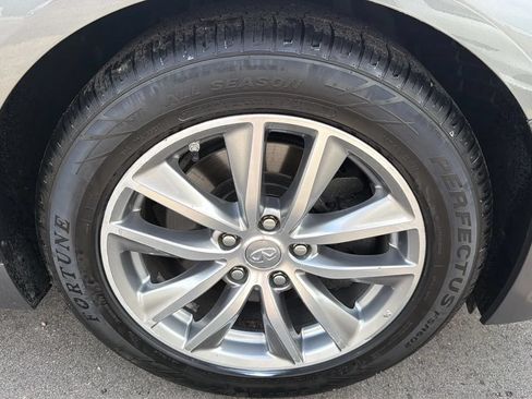 Used 2017 INFINITI Q50 3.0t Premium AWD/4WD image 31