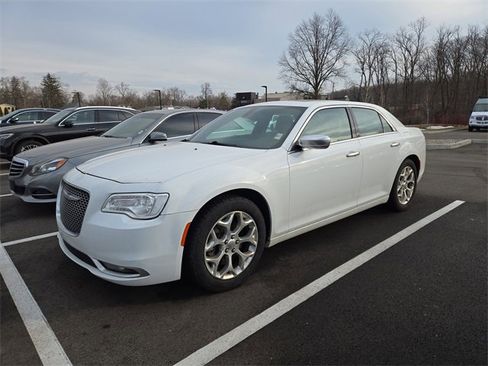 Used 2017 Chrysler 300 C Platinum image 3