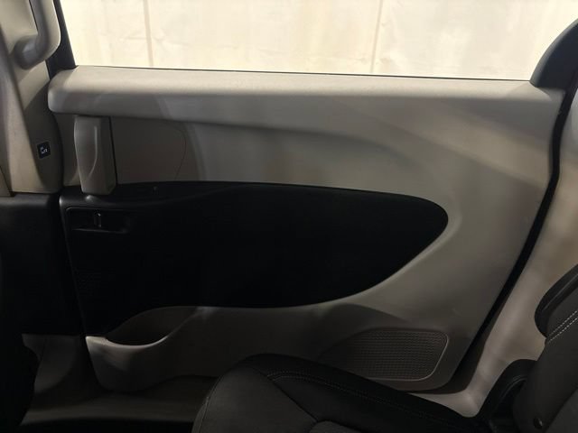Used 2023 Chrysler Voyager LX FWD image 36