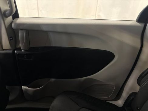 Used 2023 Chrysler Voyager LX FWD image 36